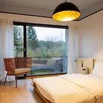 Maison Modernisée Au Caractère 70ies Casa vacanze